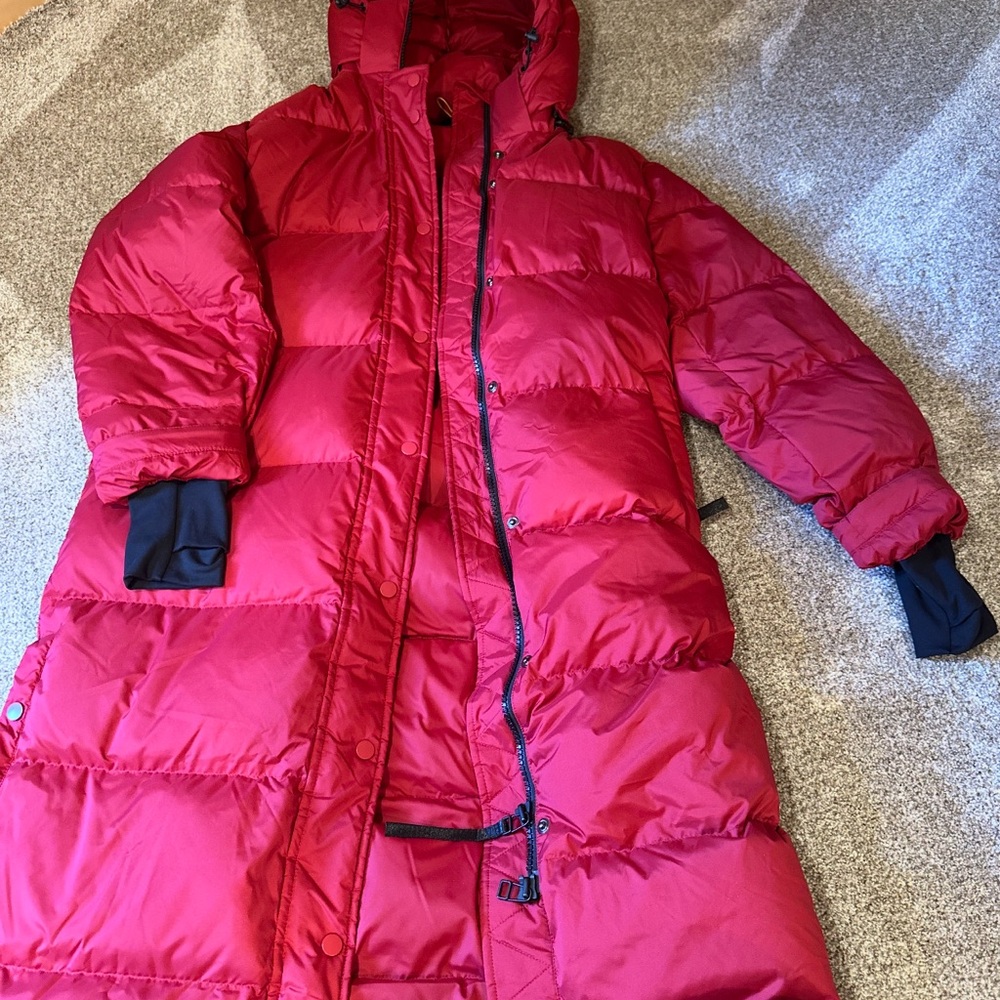 Quince Red Puffer Jacket Glossy Insulated Winterwear